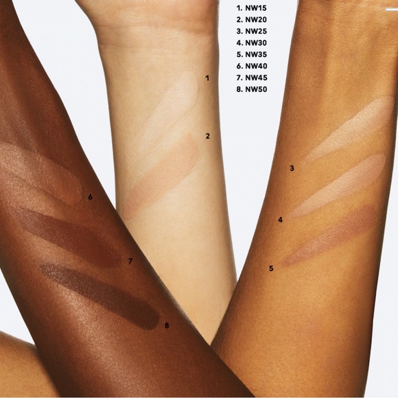 List 3 - MAC Pro Longwear Concealer NW25 9ml provides long-lasting look. - Picture 3 of 3